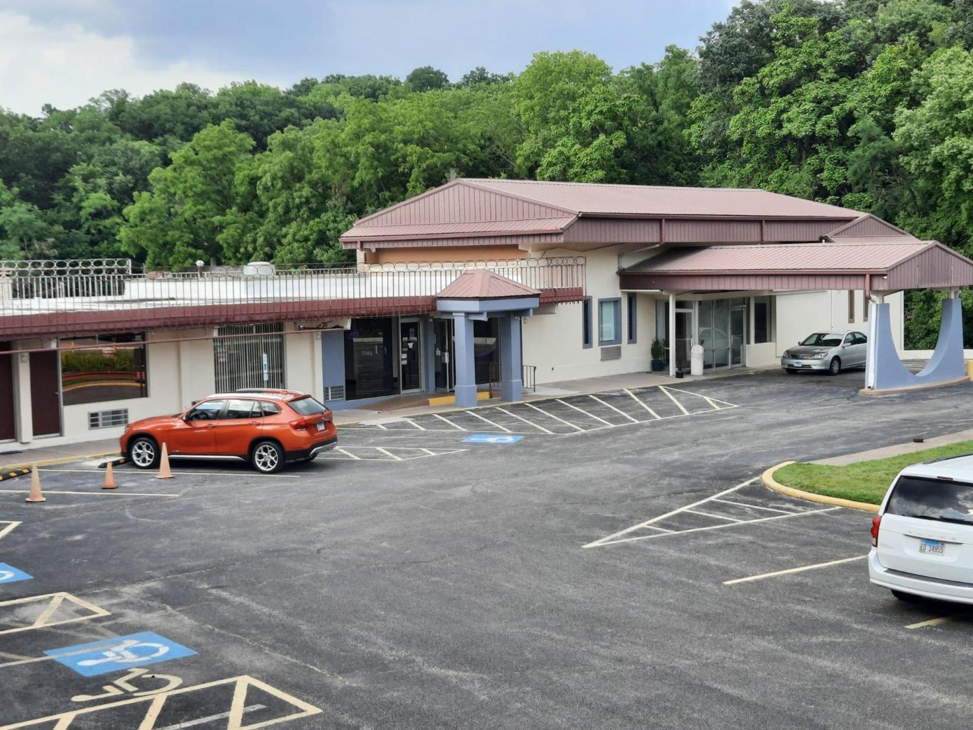 Americas Best Value Inn مولين المظهر الخارجي الصورة