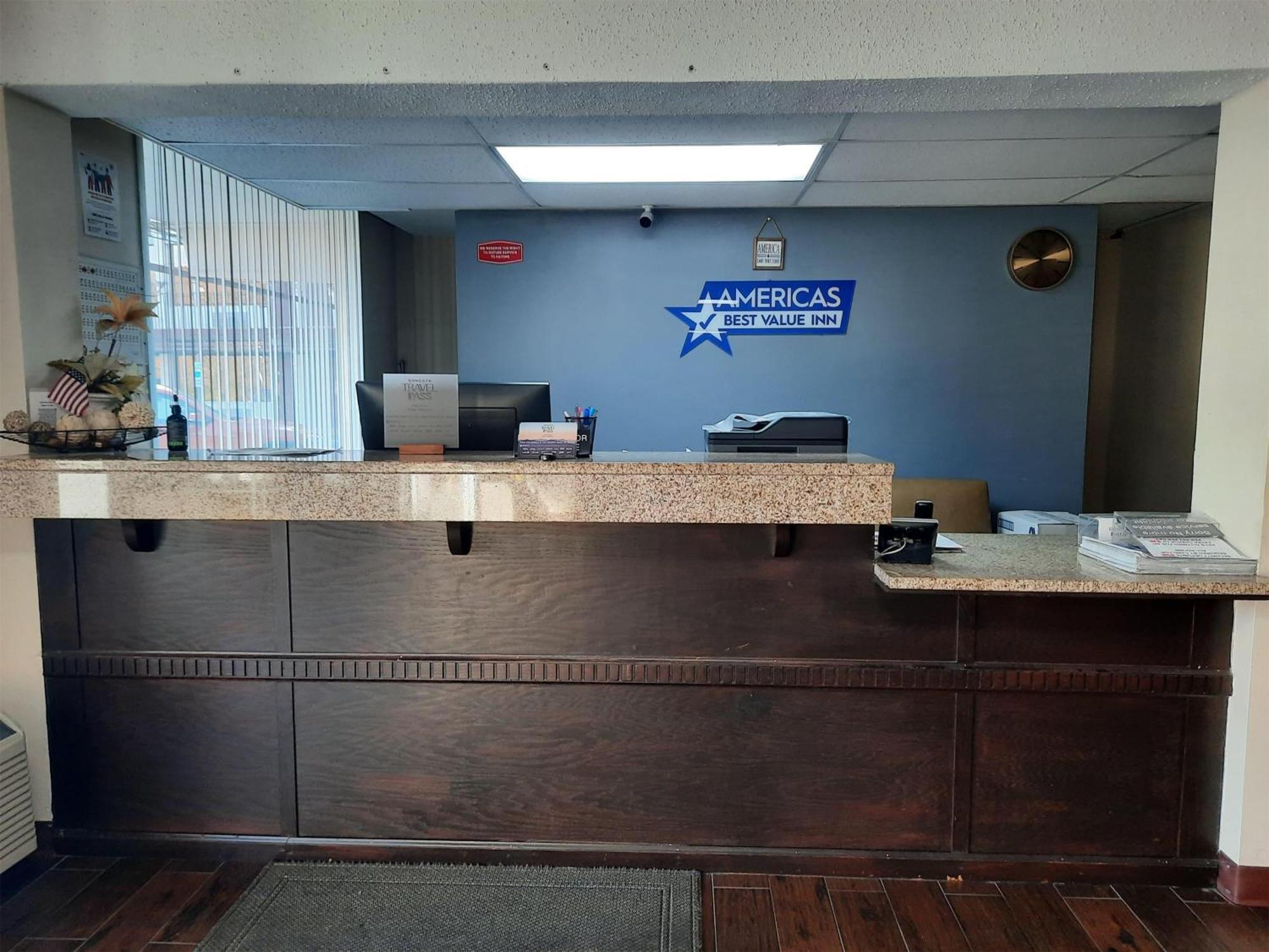 Americas Best Value Inn مولين المظهر الخارجي الصورة